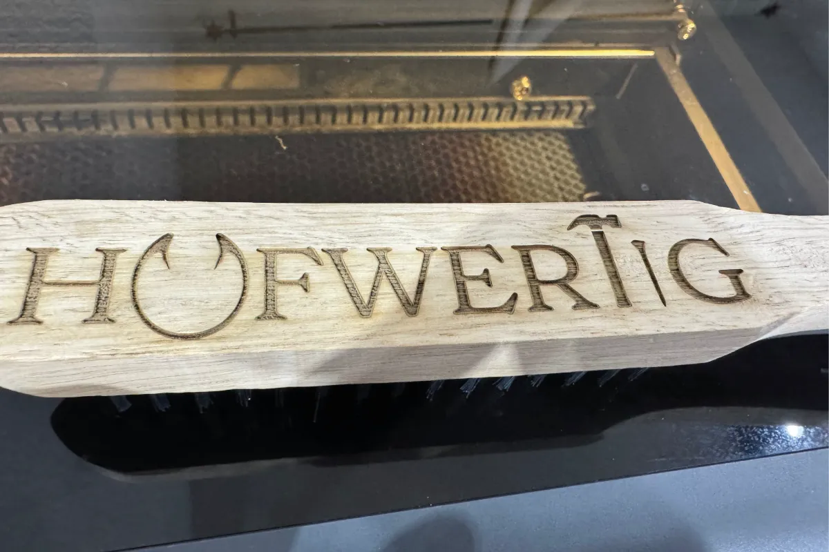 Drahtbürste mit Lasergravur